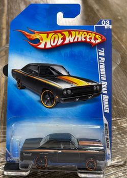 HOT WHEELS 2009 1970 70 PLYMOUTH ROAD RUNNER BLACK WITH STRIPE MUSCLE MANIA CAR