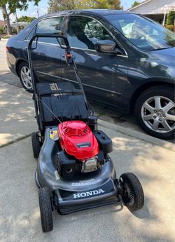 Honda HRC 216 hydrostatic transmission Commercial Lawn Mower