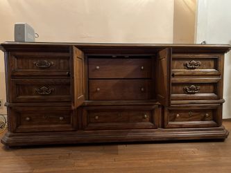 Vintage Tv Dresser