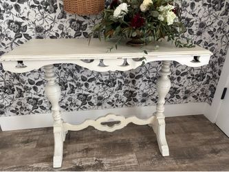 White wood entry table