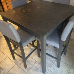 Table With 4 Chairs
