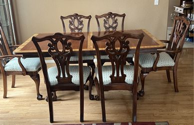 Chippendale-style Mahogany Dining Set