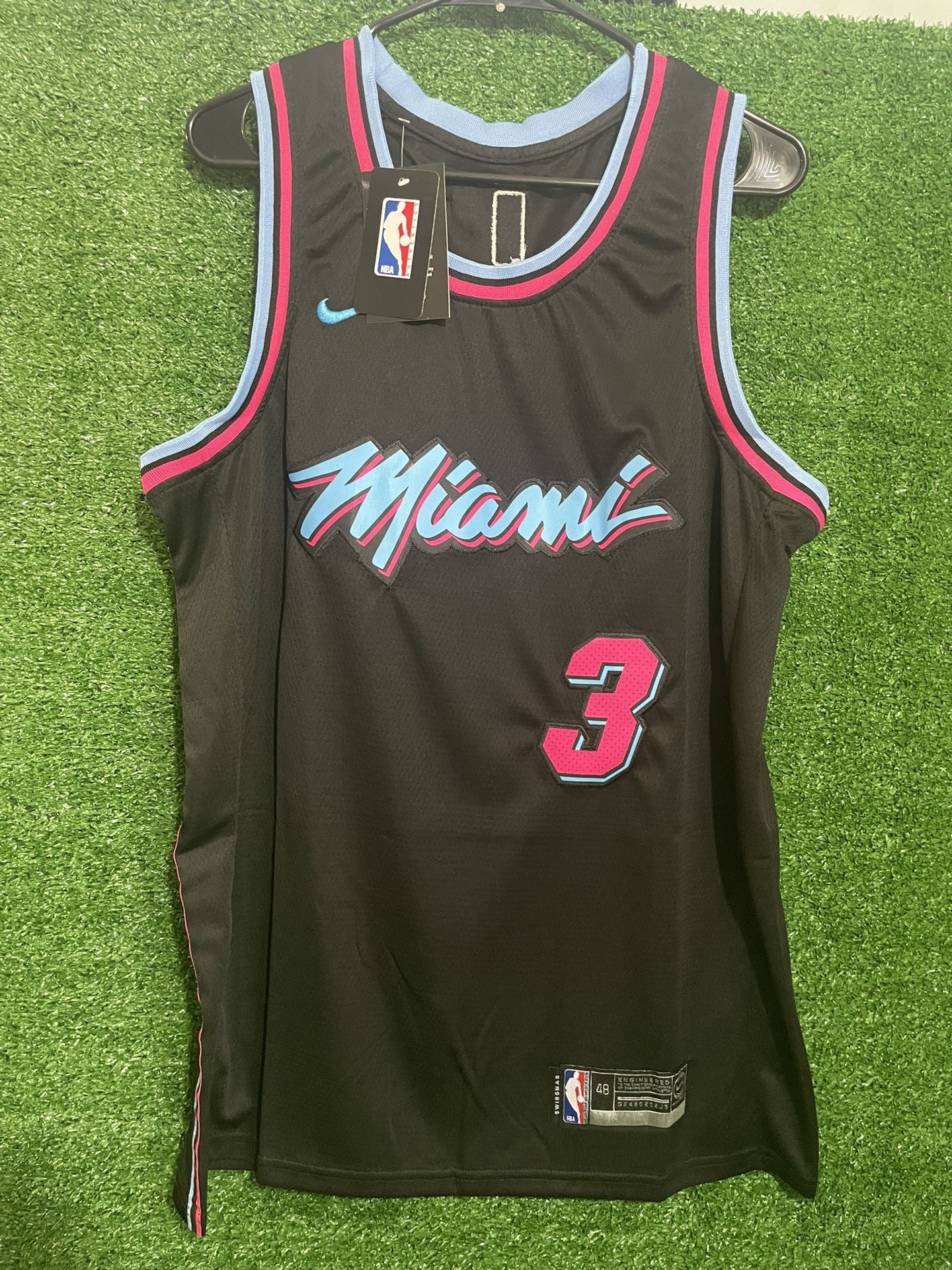 DWAYNE WADE MIAMI HEAT NIKE JERSEY BRAND NEW WITH TAGS SIZES MEDIUM, LARGE AND XL AVAILABLE