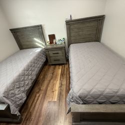 2 Twins Bed & 2 Mattress