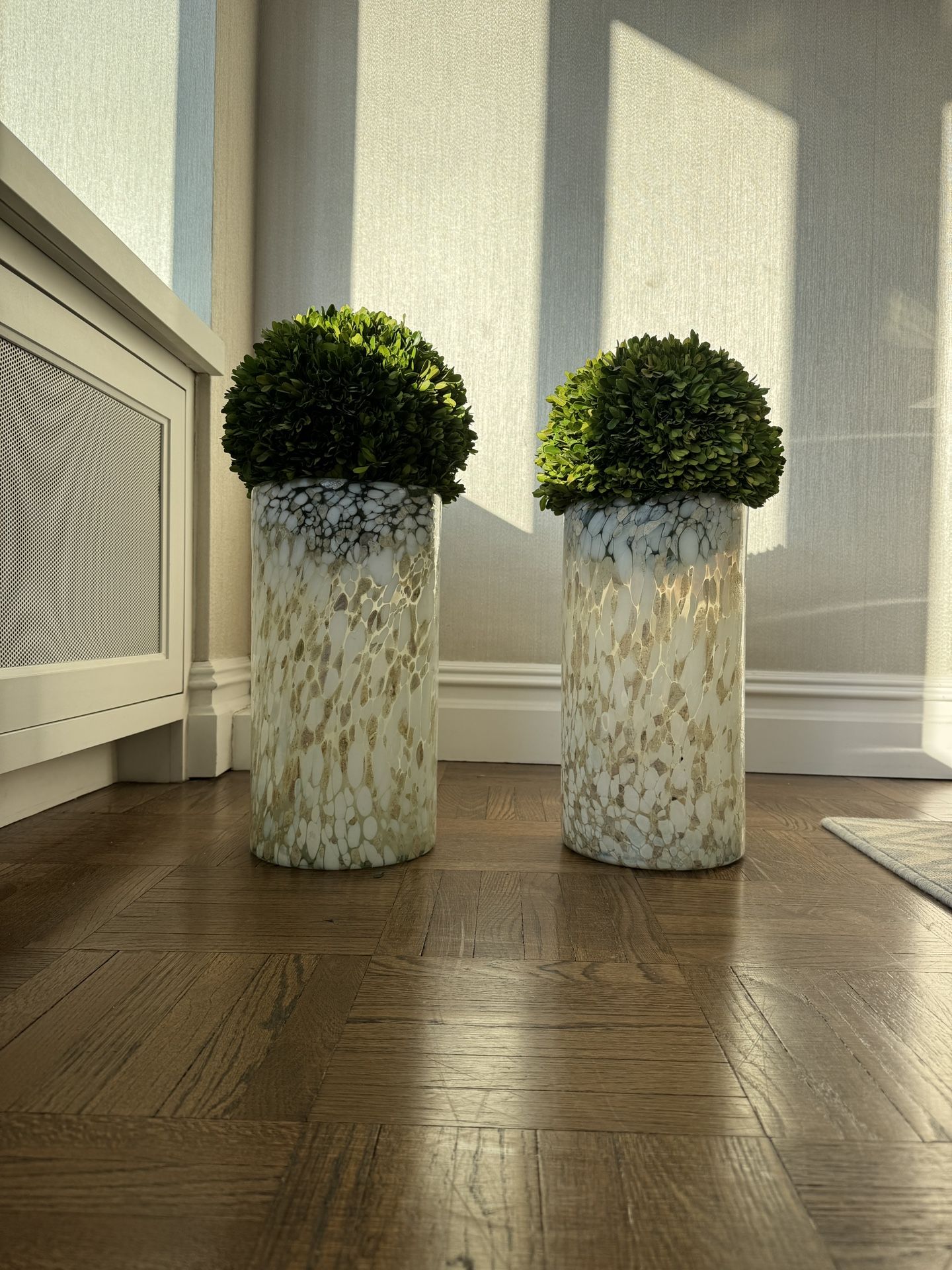 Faux boxwood Ball And Vase