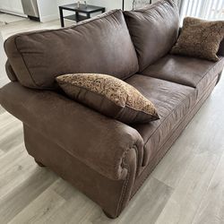 BRAND NEW*** Tombstone Brown Leather Sofa
