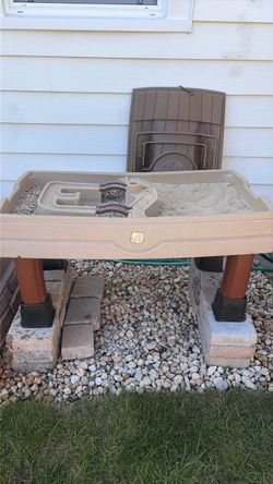 Sand and water table