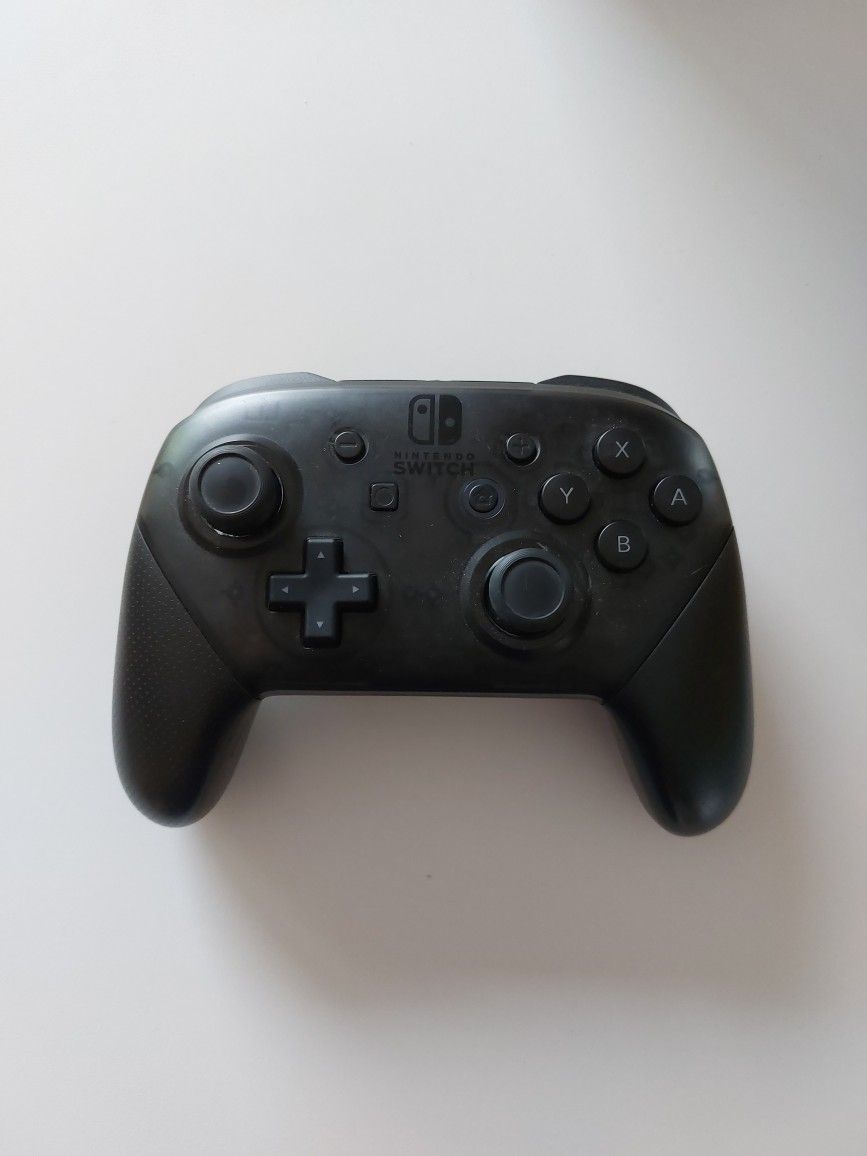 Nintendo Switch Pro Controller 