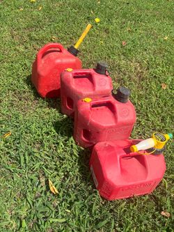 2 gallon gas can container 4 pack