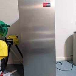 Frigidaire Gallery 10 cu. ft. Upright Convertible Refrigerator Or Freezer