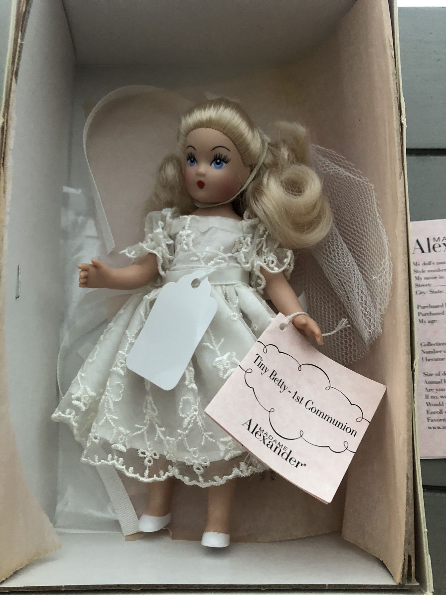 Vintage Madame Alexander Betty First Communion Doll