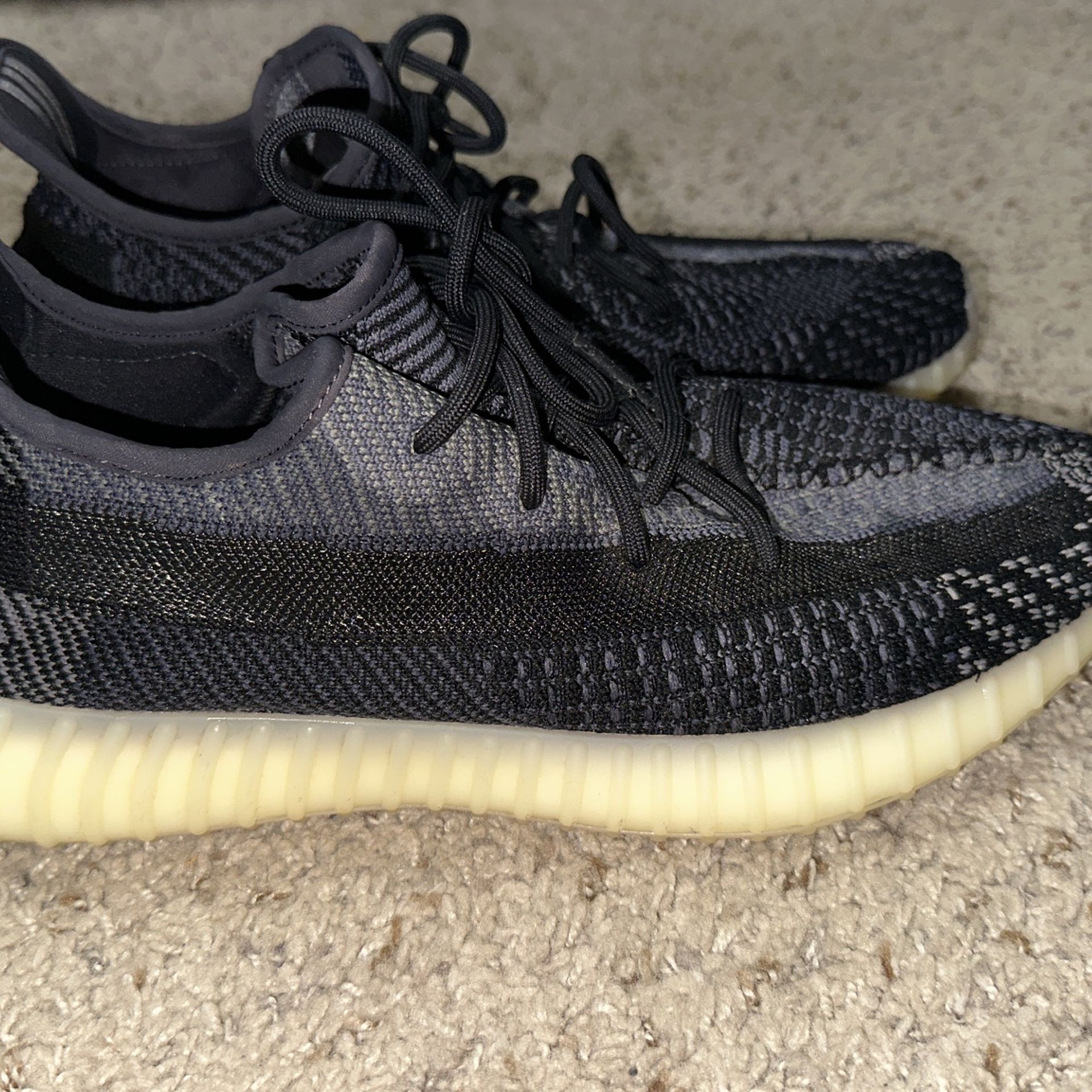 Adidas Yeezy 350 V2 Carbon