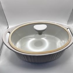 CorningWare French White 2.5-Quart Oval Casserole Dish with Glass Lid