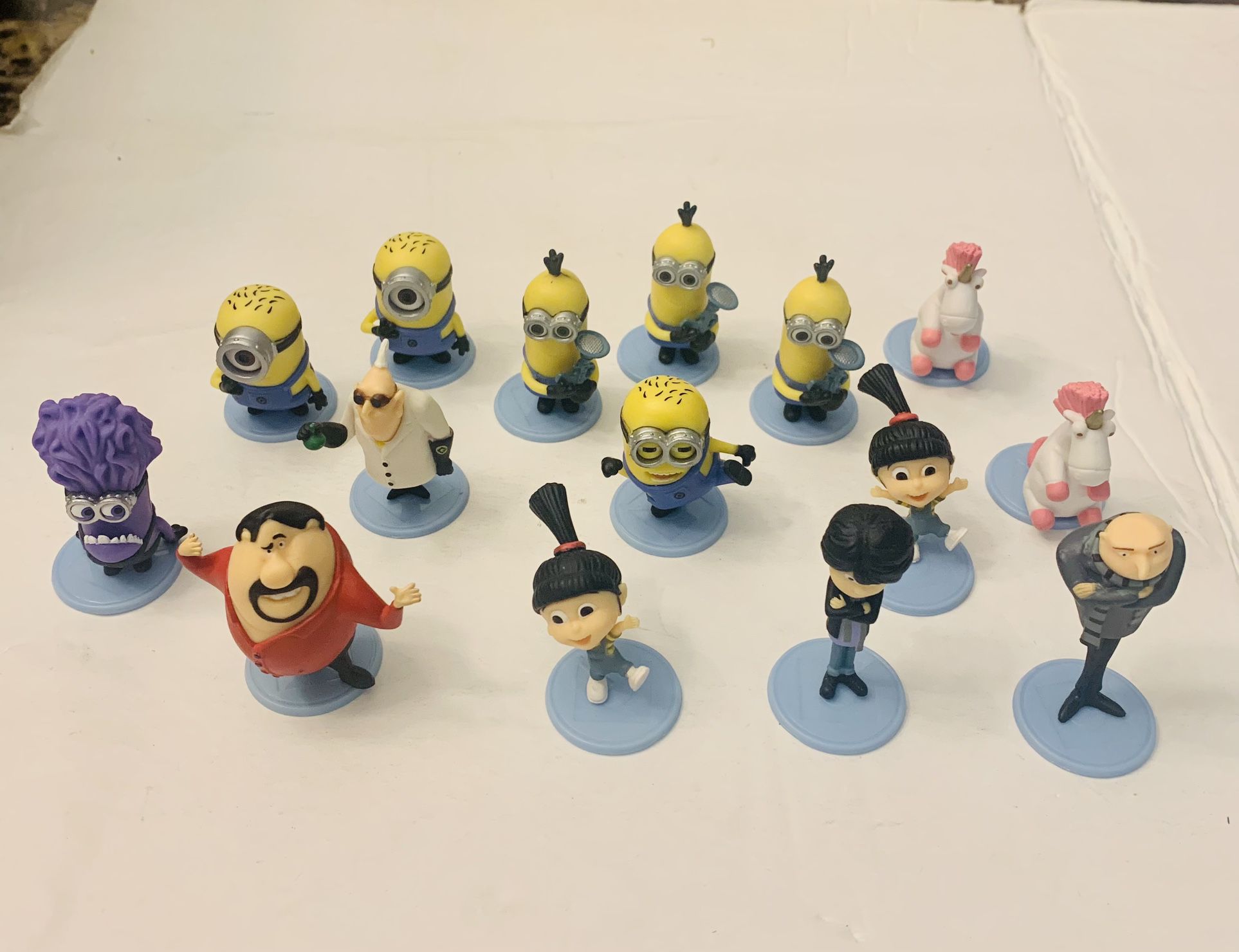 Dispicable Me 2 Thinkway Toys Minions Lot of 15 Mini Figures