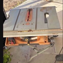 Rigid table saw with stand works good Missing 1 foot