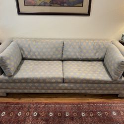 Coach w/Full Size Pull Out Bed