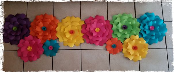 Fiesta Giant Paper Flowers