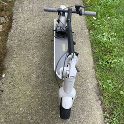 Electric scooter