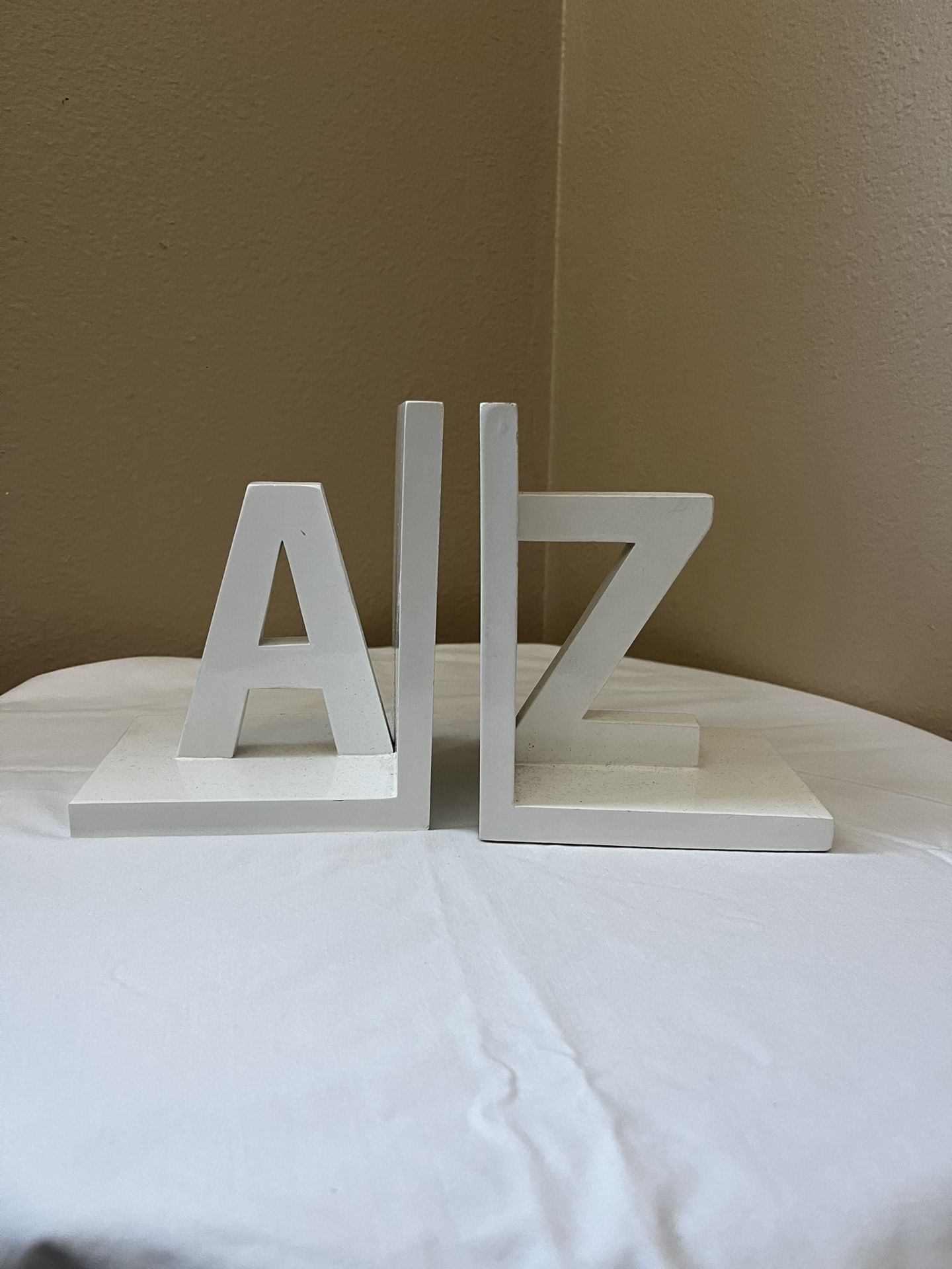 Weighted Book Holders