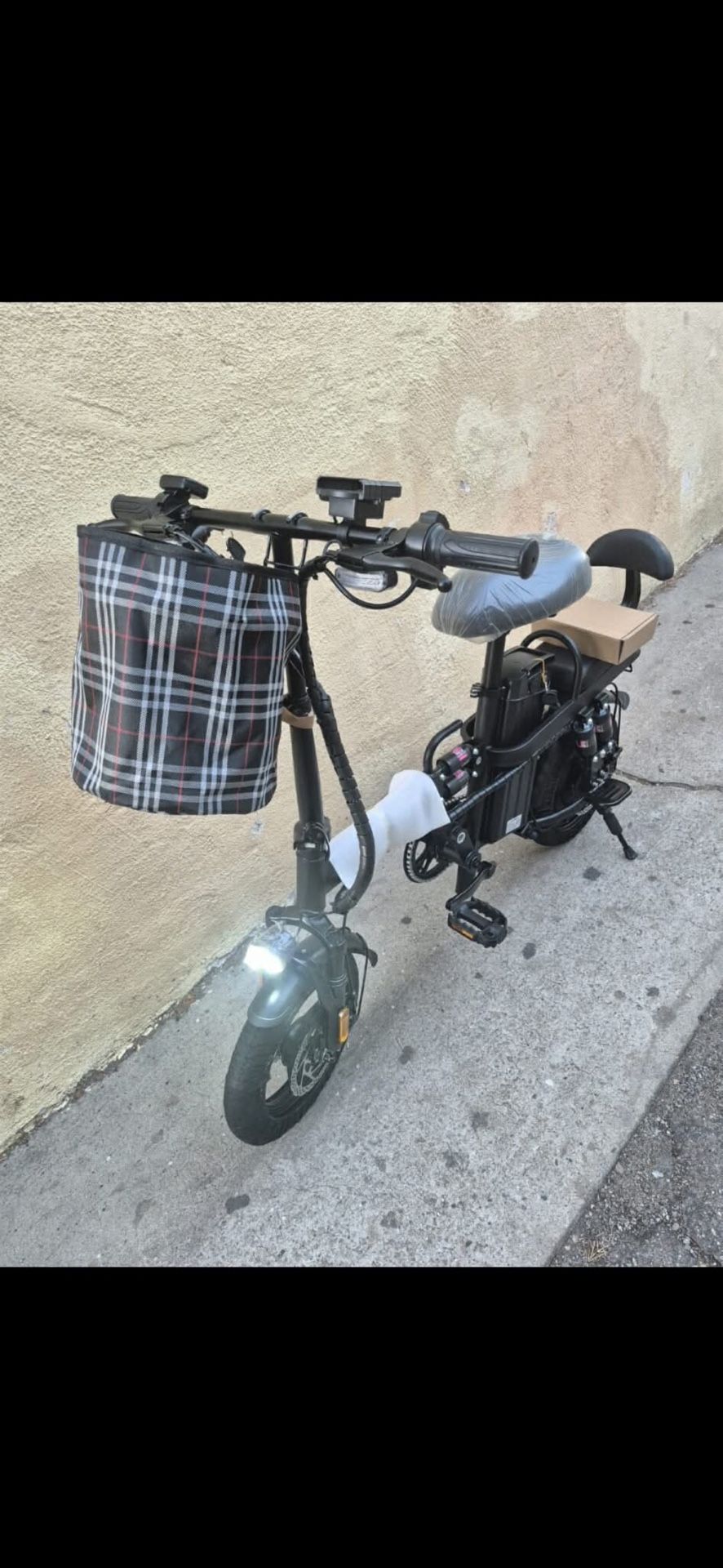 Brand New Electric Bike  26 Mph 