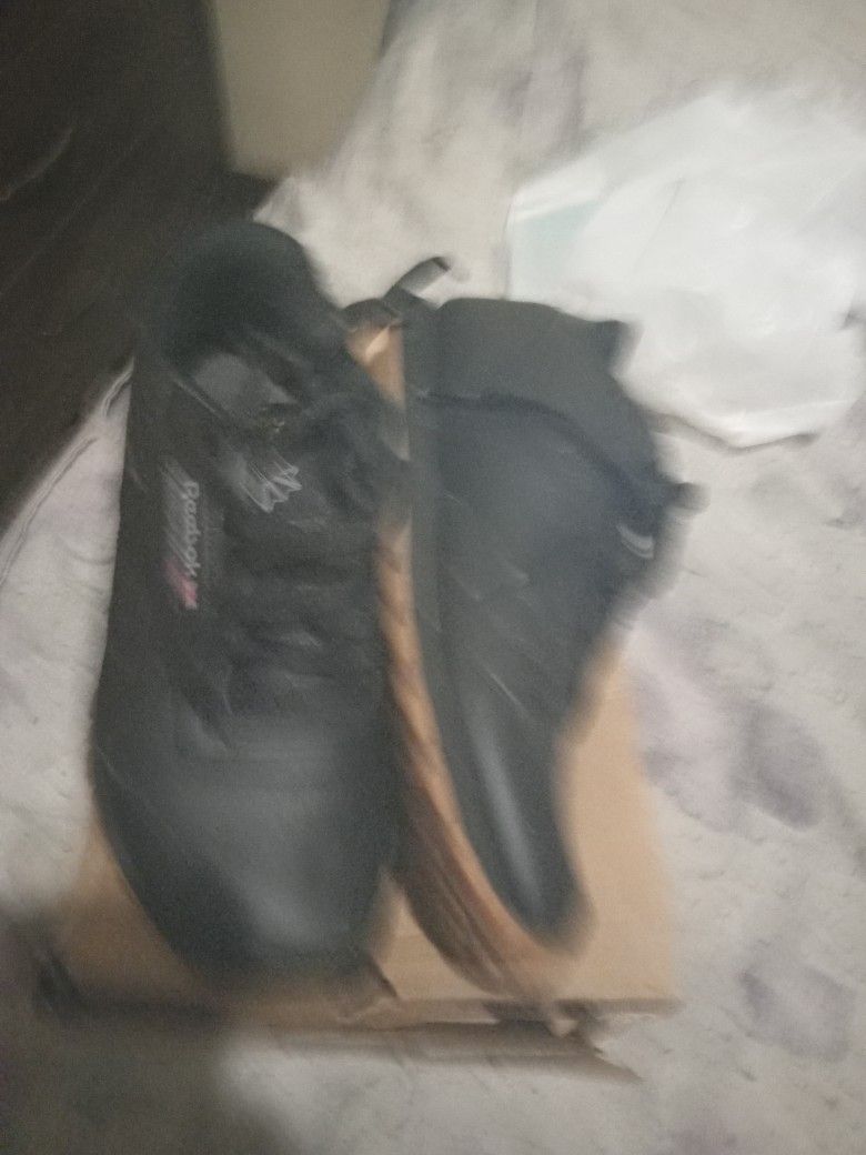 Reebok Classic Size 5