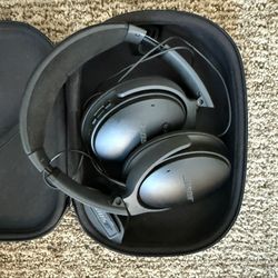 Bose QC35 Noise Canceling Headphones 