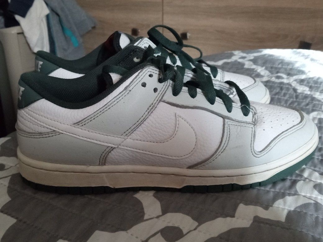 Nike Shoes 8.5
