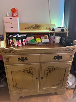 Storage/display furniture