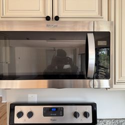 WHIRLPOOL Over The Range Microwave 