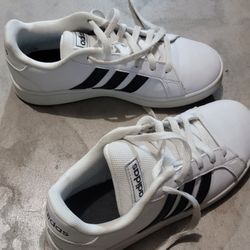 Boys Adidas Tennis Shoes 