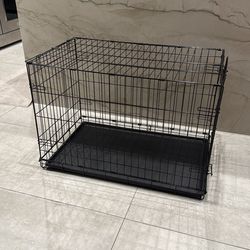 Heavy-Duty Black Dog Crate – Excellent Condition