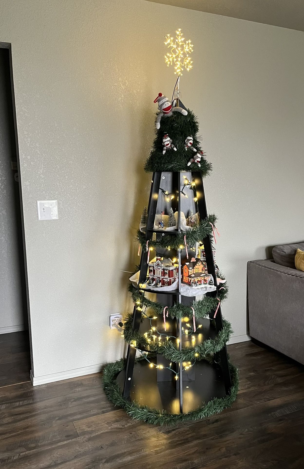 Bookshelf/Christmas Tree