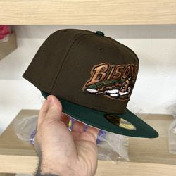 Exclusive New Era Fitted Bison Sz 7 1/2