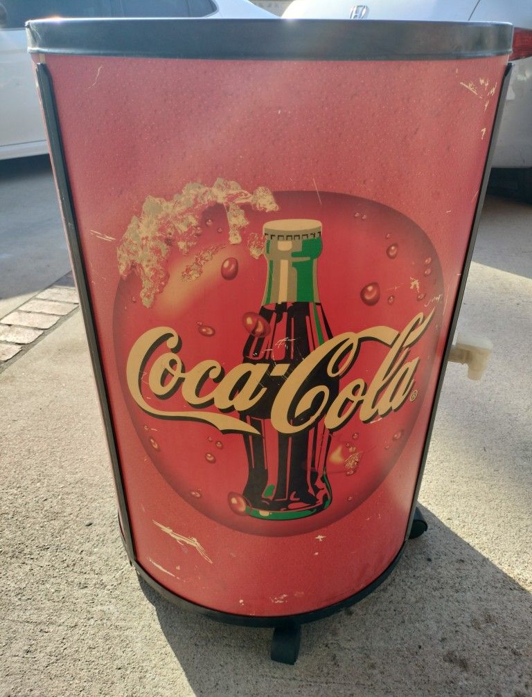 1998 Coca Cola IceMan Rolling Ice Chest Cooler w/drain plug on wheels for $60 obo!