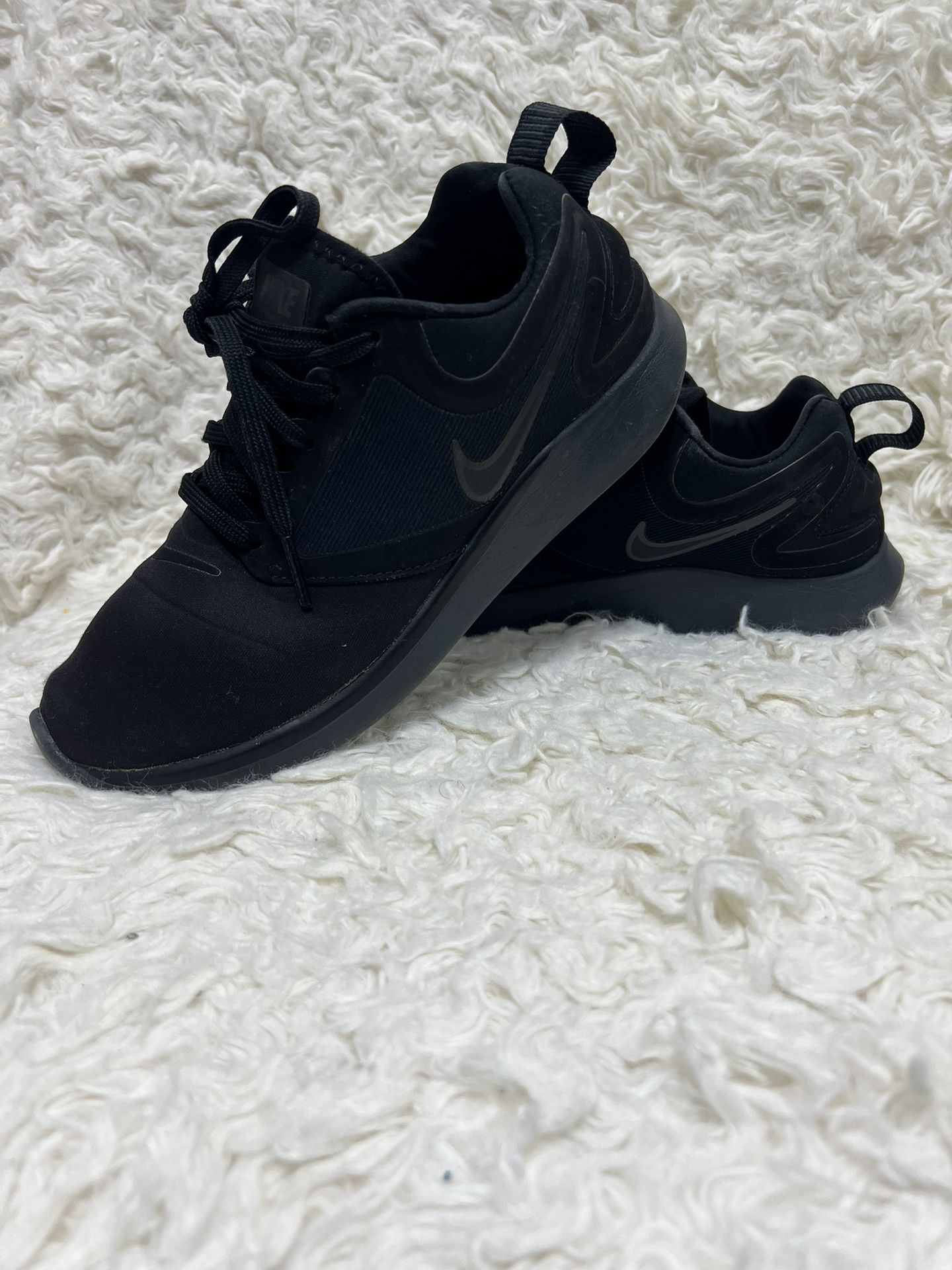Nike Lunarsolo Women’s Running Shoes Size 6 US All Black