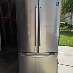 Samsung REFRIGERATOR.