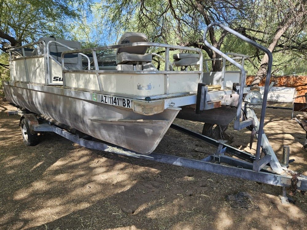 Pontoon Boat