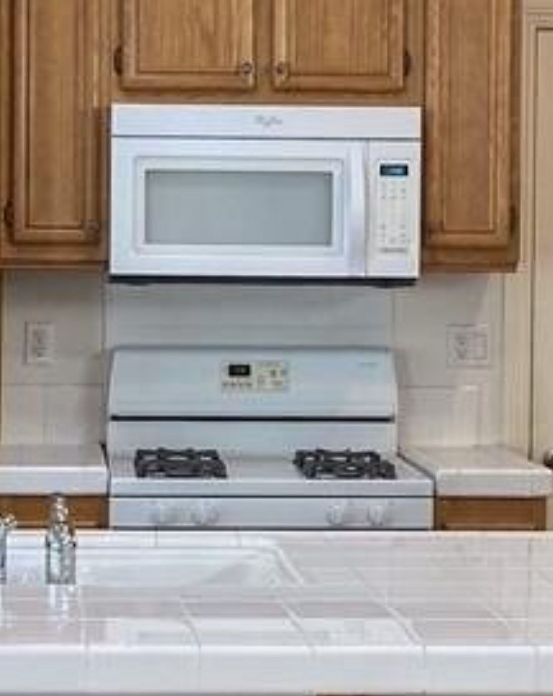 Microwave, Dishwasher, And Gas Stove Combo