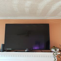 60" Flat Screen TV RCA