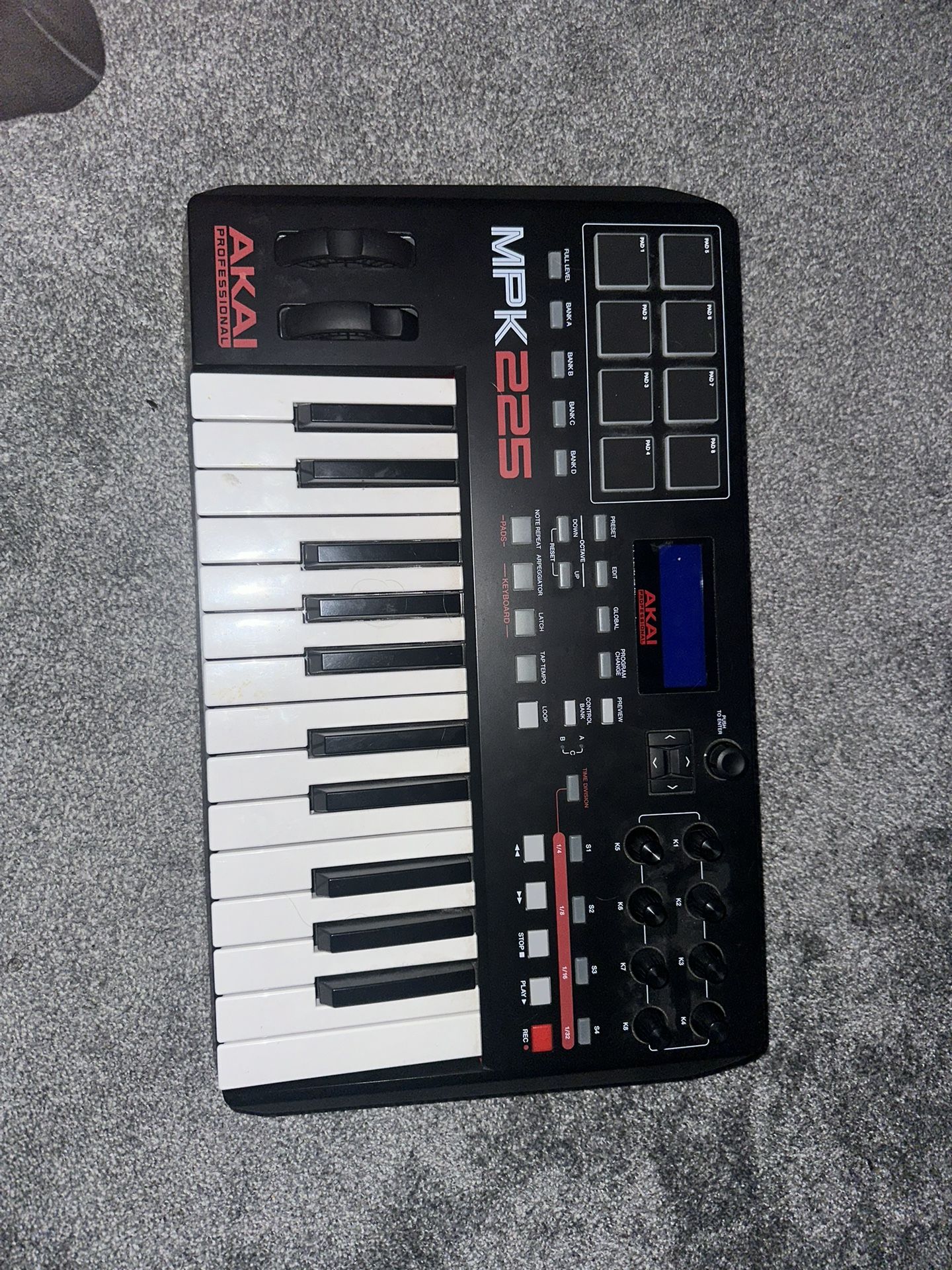 MIDI AKAI MPK225