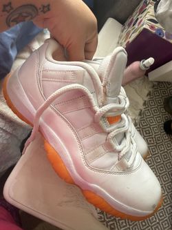 Air Jordan 11 Retro Low Size 6.5 Women