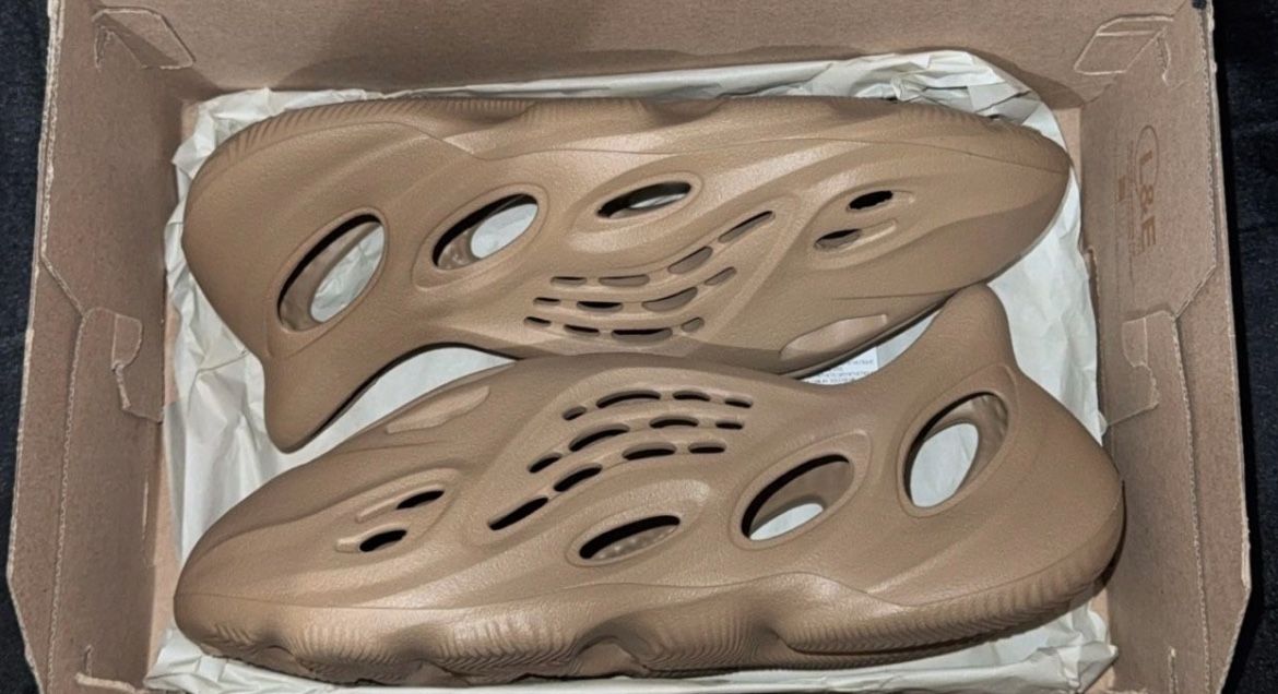 Yeezy Foam RNR Brand New