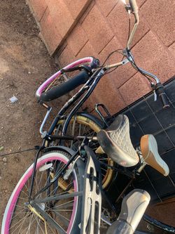 Women’s White Pink Black Beach Cruiser Bicycle Bike