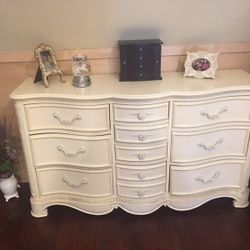 Lea Jessica McClintock Romance 10 drawer dresser