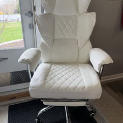 Brand New White Vegan Leather Tall Back Big & Tall Executive Office Chair w/Slide Out Footrest