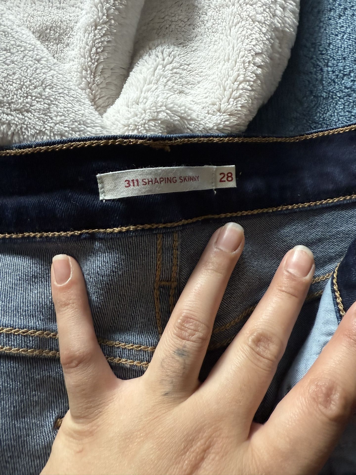 levis