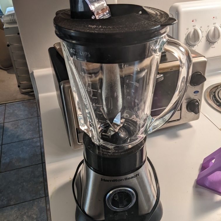 Hamilton Beach Wave Crusher Blender with 40 Oz Glass Jar for Sale in  Fayetteville, GA - OfferUp