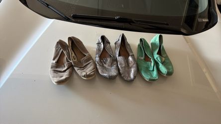 Tom’s shoes