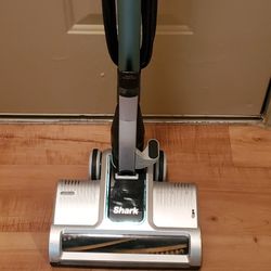 Shark - Vacuum Cleaner HZ251