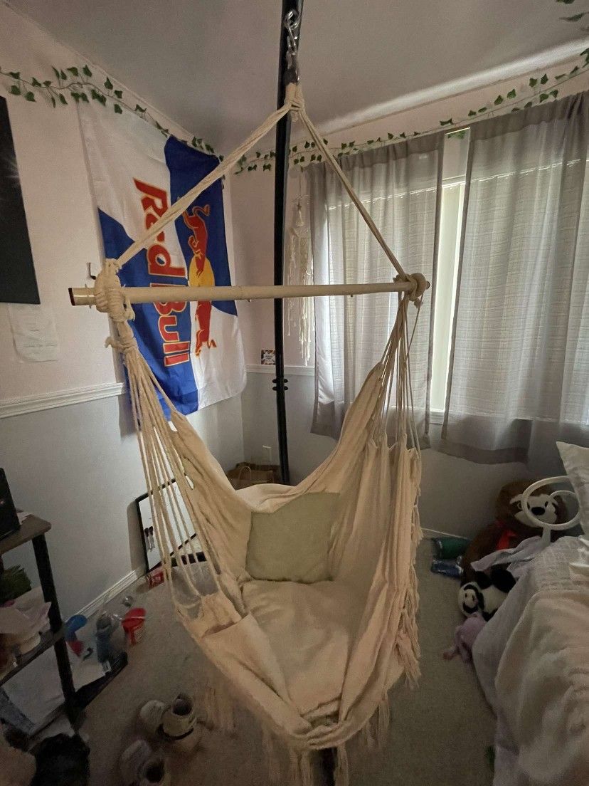 Hanging Chair With Fram